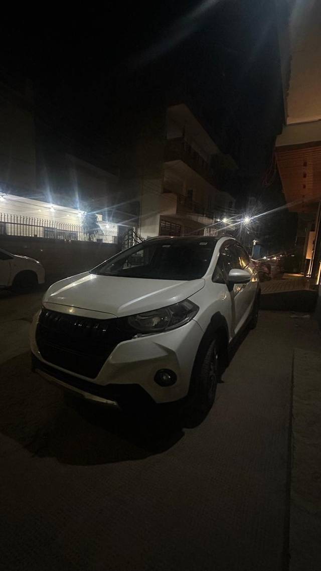 https://images10.gaadi.com/usedcar_image/4624241/original/570f0ed7-3e4e-4c39-a9a1-b5b0796850aa.jpg?imwidth=6400