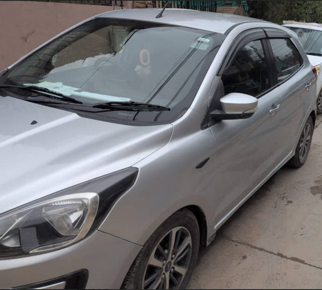 https://images10.gaadi.com/usedcar_image/4624293/original/7f25027e-f949-493d-ad8d-e6a3fb073715.png?imwidth=6402