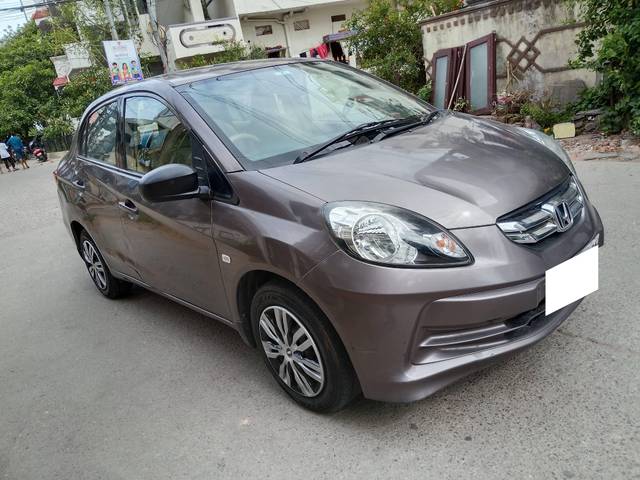 https://images10.gaadi.com/usedcar_image/4624299/original/processed_0e7ce6e0b340682bb26d6dc63db9a334.jpg?imwidth=6400
