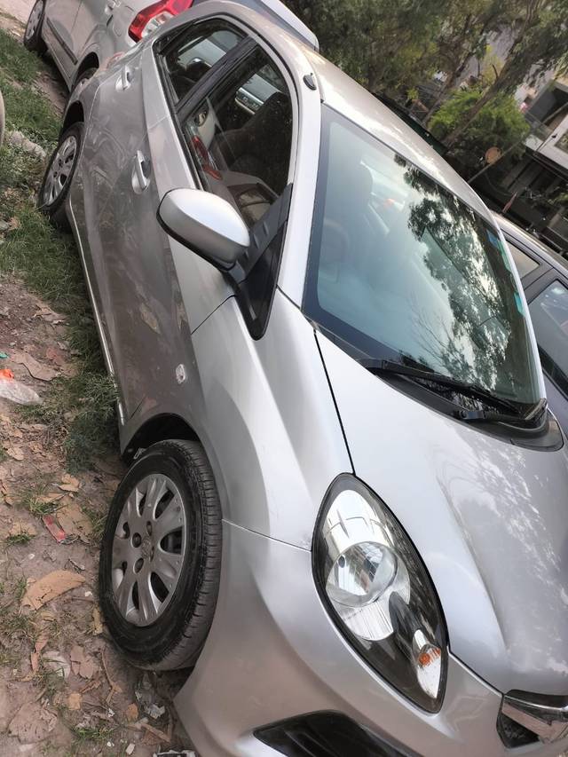 https://images10.gaadi.com/usedcar_image/4624320/original/b689a2c7ee9d97dbbada579262a3c3fc.jpg?imwidth=6402
