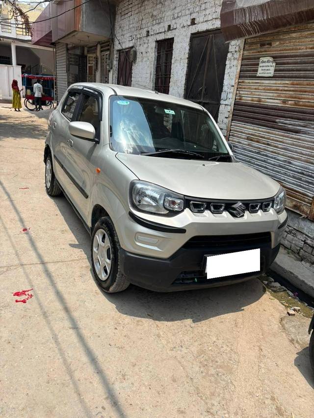 https://images10.gaadi.com/usedcar_image/4624328/original/processed_9c16bff6-a925-4ac5-b555-a0de6a1ee467.jpg?imwidth=6400