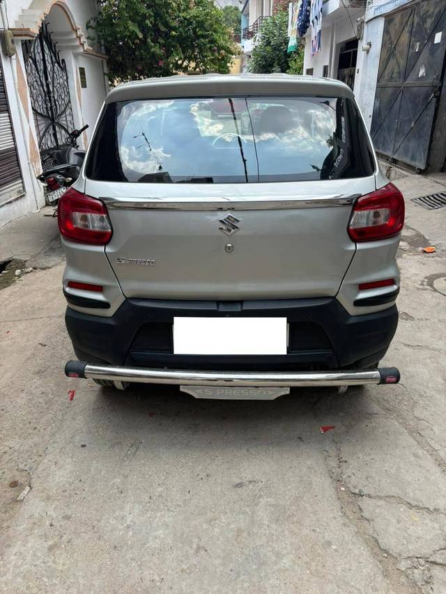 https://images10.gaadi.com/usedcar_image/4624328/original/processed_f3d80a83-4a83-4fd1-a9a8-d584962bdede.jpg?imwidth=6401