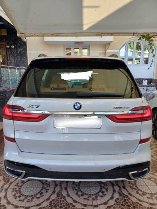 https://images10.gaadi.com/usedcar_image/4624334/original/processed_cb883c26-bc09-4b6c-ae2b-a5b5e027371d.jpg?imwidth=6402