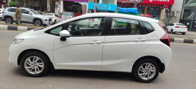 https://images10.gaadi.com/usedcar_image/4624338/original/processed_02d0cfa1db76f5e94a93e77427b2cbcd.jpg?imwidth=6402