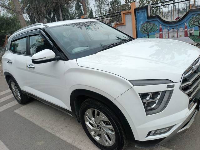 https://images10.gaadi.com/usedcar_image/4624358/original/e393f25a75b310634b95b58a8654056e.jpg?imwidth=6400
