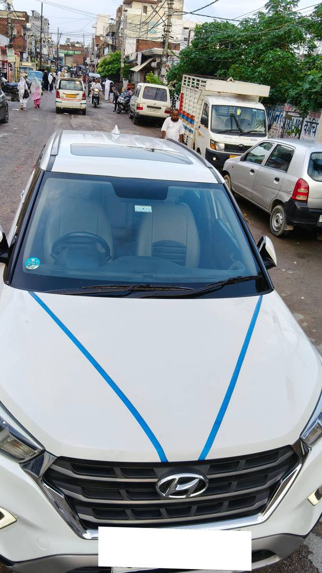 https://images10.gaadi.com/usedcar_image/4624359/original/processed_1c3f18bf-ac7a-4cad-9c2a-54a19191b027.jpg?imwidth=6400