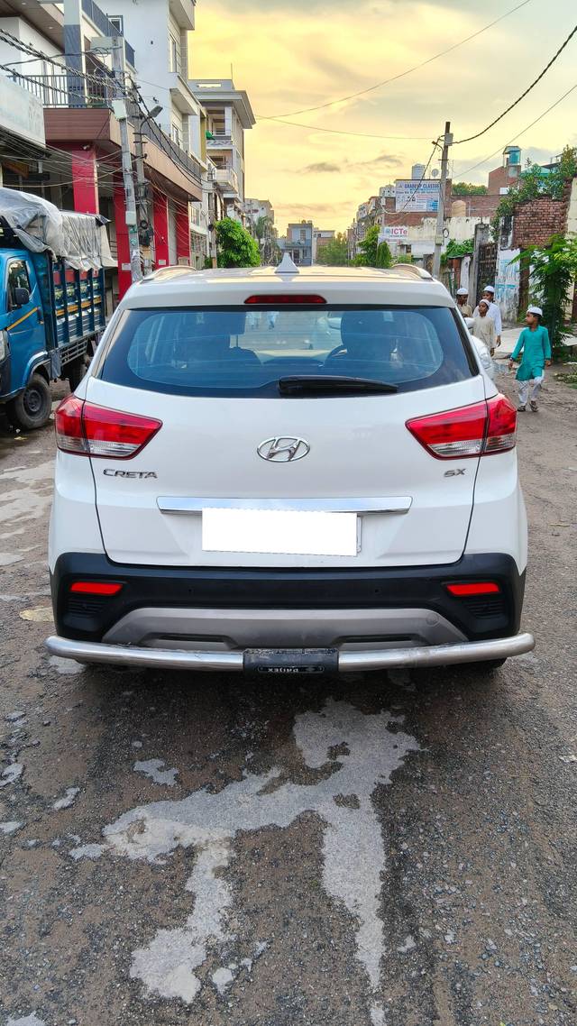 https://images10.gaadi.com/usedcar_image/4624359/original/processed_e3cb946c-6811-490b-ae37-a649de40875c.jpg?imwidth=6401