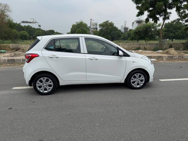 https://images10.gaadi.com/usedcar_image/4624360/original/f2d9481823c9a835780781ee51ccb78d.jpg?imwidth=6401