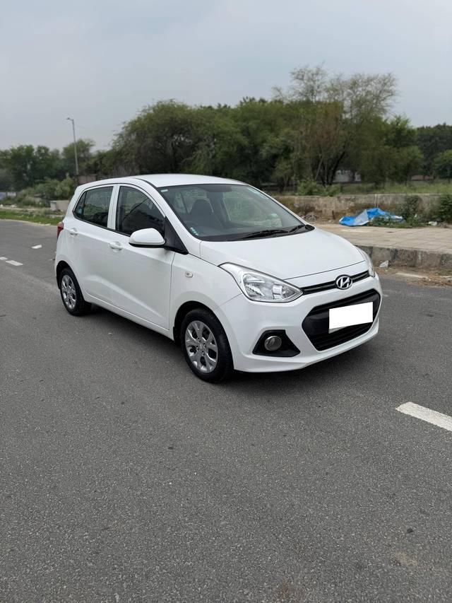 https://images10.gaadi.com/usedcar_image/4624360/original/processed_4cfbf8e257ad19d88b8ec517e0e9ec3e.jpg?imwidth=6400