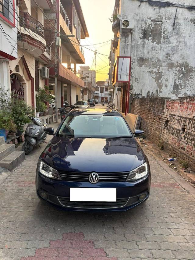 https://images10.gaadi.com/usedcar_image/4624361/original/processed_2229bb46-0987-44a1-998f-18c6f0a0e079.jpg?imwidth=6402