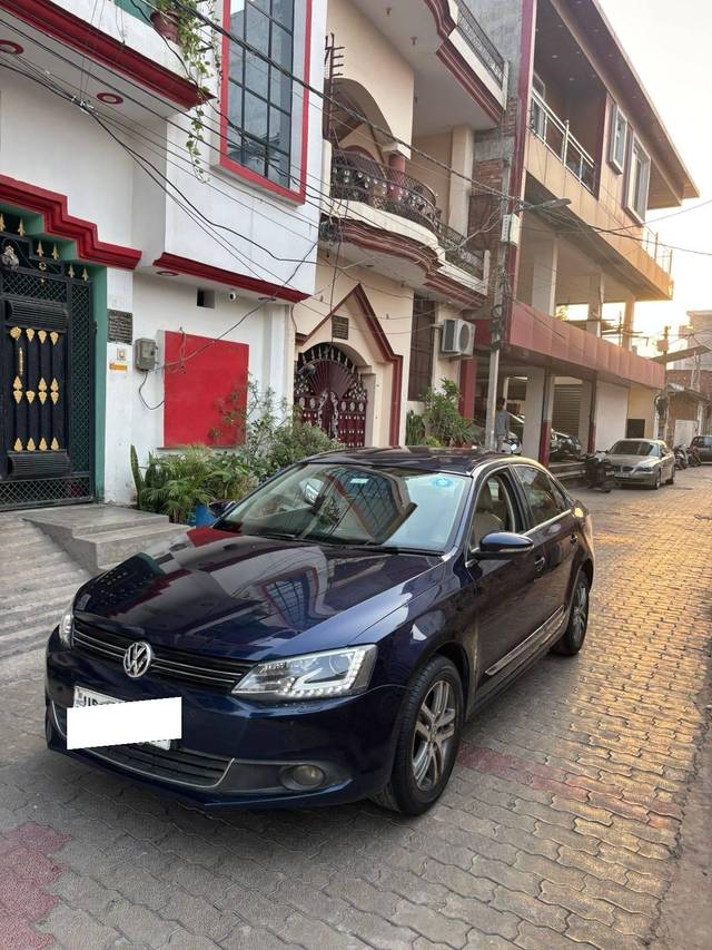 https://images10.gaadi.com/usedcar_image/4624361/original/processed_d346827d-1dd8-4f26-8240-38d6636b1f5e.jpg?imwidth=6401