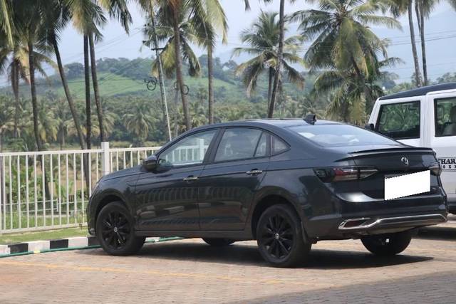 https://images10.gaadi.com/usedcar_image/4624363/original/processed_8498a118-663a-4054-9628-75a7b6a55a3a.jpeg?imwidth=6401