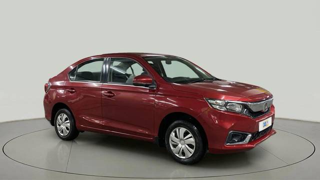 https://images10.gaadi.com/usedcar_image/4624371/original/034784642c26af1c96a01dd6f337ac92.jpg?imwidth=6400