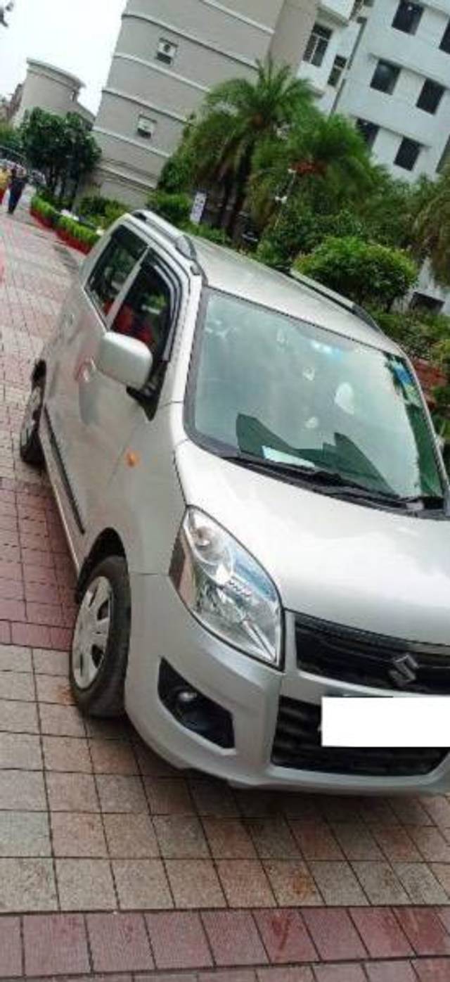 https://images10.gaadi.com/usedcar_image/4624402/original/processed_fb277ef7-1748-4c54-9cd6-8cf265e3a0c5.jpeg?imwidth=6400