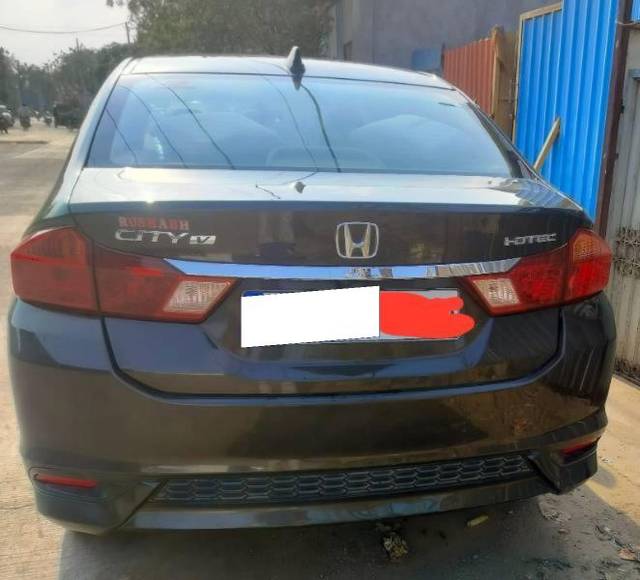 https://images10.gaadi.com/usedcar_image/4624465/original/processed_140795e0-2cff-4099-9df3-b1ab9fa97b2d.jpg?imwidth=6401