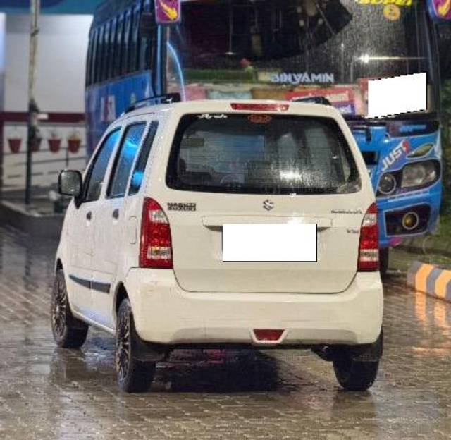 https://images10.gaadi.com/usedcar_image/4624467/original/processed_ed821316-5a36-4353-b7c7-126444ff204f.jpeg?imwidth=6402