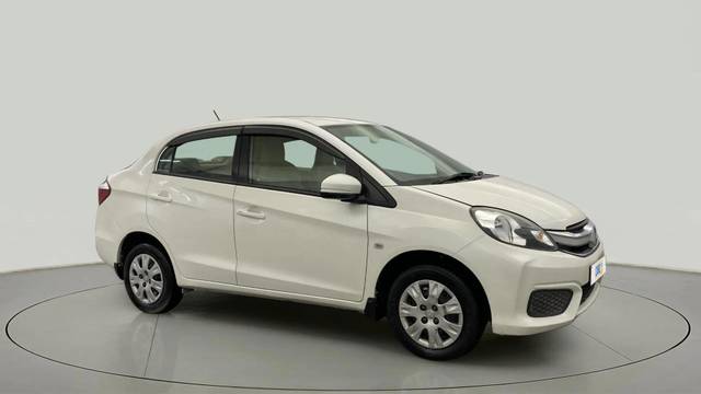 https://images10.gaadi.com/usedcar_image/4624507/original/dbe3243d79ec03f350ee3e75e4bc9009.jpg?imwidth=6400
