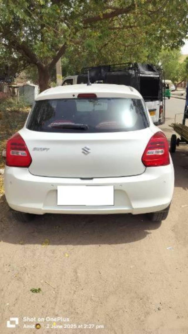 https://images10.gaadi.com/usedcar_image/4624510/original/processed_c33e8153-5383-416a-848e-1d7121f2871b.jpg?imwidth=6402