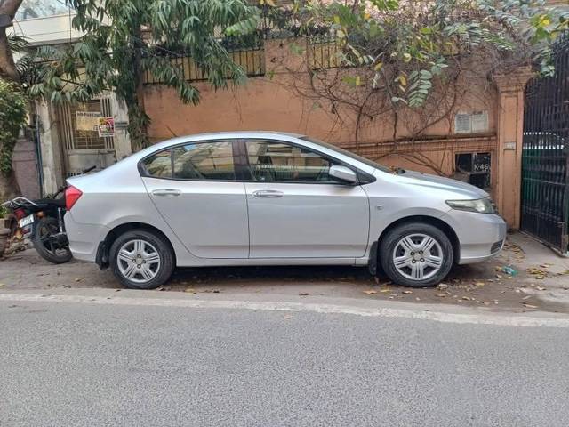 https://images10.gaadi.com/usedcar_image/4624525/original/processed_39a027cd-b2ea-478f-a8a0-c1e8b7191c20.jpeg?imwidth=6401