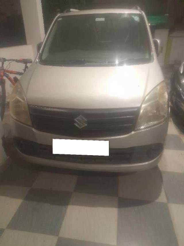 https://images10.gaadi.com/usedcar_image/4624530/original/processed_19905d8f-8007-44a2-9f74-26cb03200de7.jpg?imwidth=6400