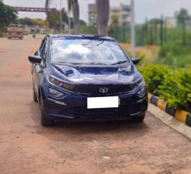 https://images10.gaadi.com/usedcar_image/4624573/original/processed_4221cec8-ed7f-47b9-95e5-eda87f6fb6f6.png?imwidth=6400