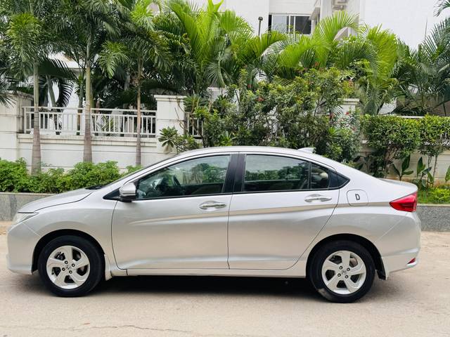 https://images10.gaadi.com/usedcar_image/4624578/original/processed_1ddeaf28743484e075fda96e536242f4.jpg?imwidth=6402