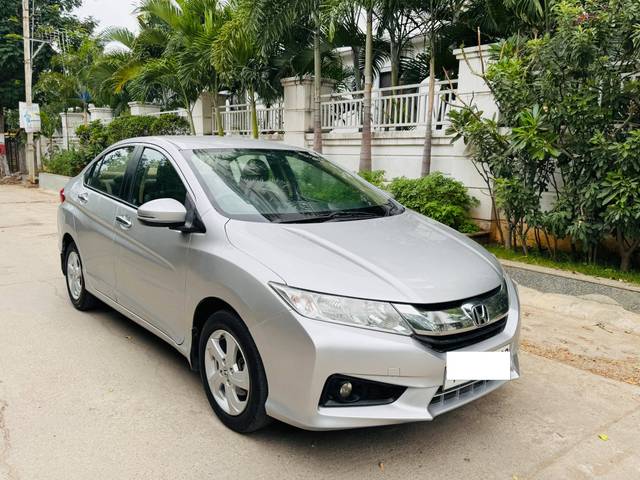 https://images10.gaadi.com/usedcar_image/4624578/original/processed_f1208f46135c45b49893e1c761530a50.jpg?imwidth=6400