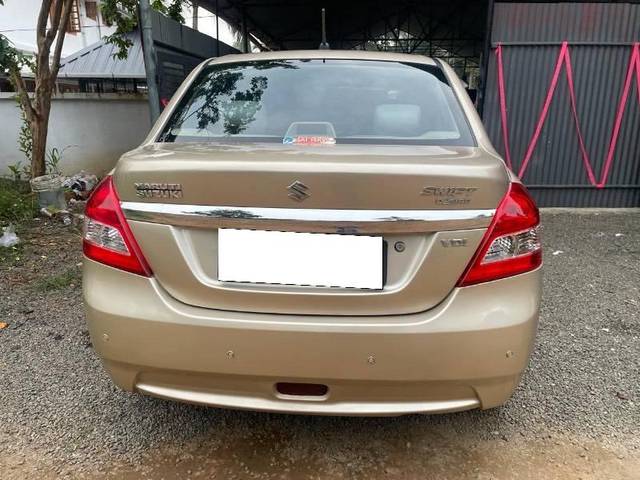 https://images10.gaadi.com/usedcar_image/4624587/original/processed_b71d92cc-14fd-4cbd-9193-c4132059cab4.jpeg?imwidth=6401