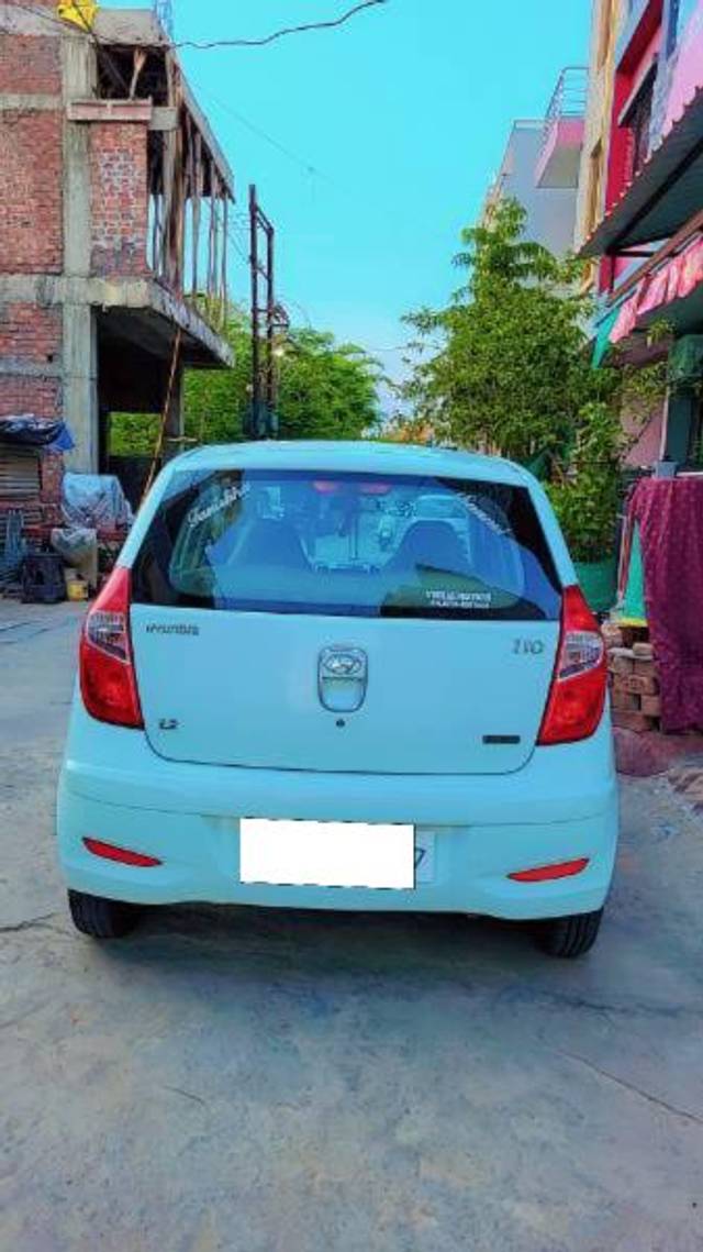 https://images10.gaadi.com/usedcar_image/4624594/original/processed_d9c89d6c-7119-4d81-be44-56db3fc3420a.jpg?imwidth=6401