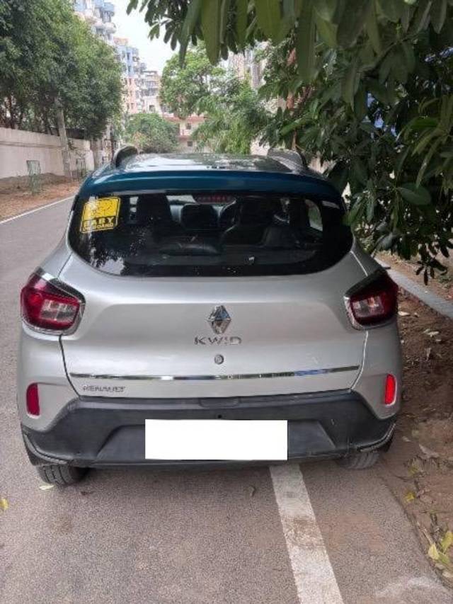 https://images10.gaadi.com/usedcar_image/4624601/original/processed_7b71968e-d580-42b4-b51f-bd6e4fd1a8a9.jpeg?imwidth=6402