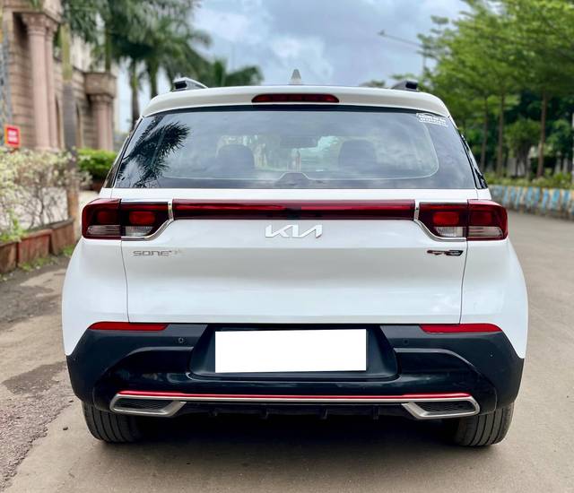 https://images10.gaadi.com/usedcar_image/4624619/original/processed_12208d19-b887-4dee-875e-66a6ce65edb7.jpg?imwidth=6402
