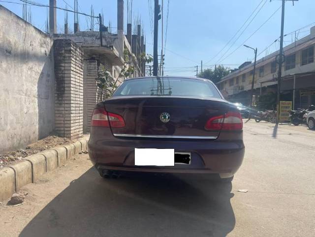 https://images10.gaadi.com/usedcar_image/4624620/original/processed_ce0836ed-3850-49a2-bd35-2079071ee8b1.jpg?imwidth=6401
