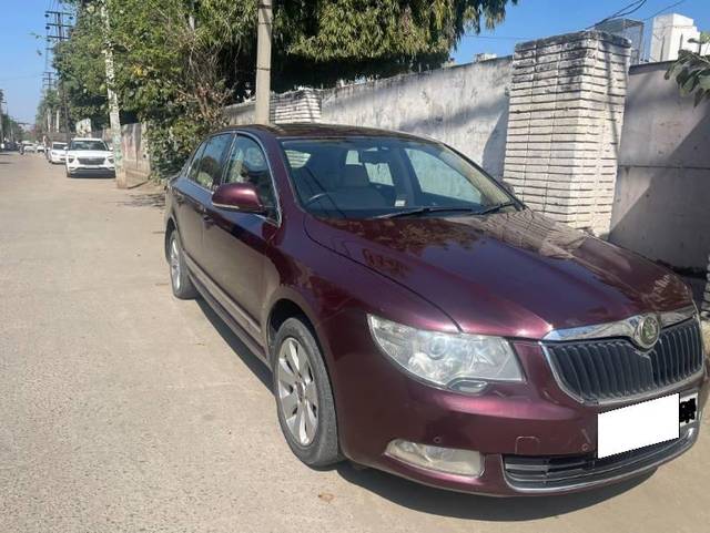 https://images10.gaadi.com/usedcar_image/4624620/original/processed_d2398909-ae36-4277-bdf5-8cf9849943af.jpg?imwidth=6400