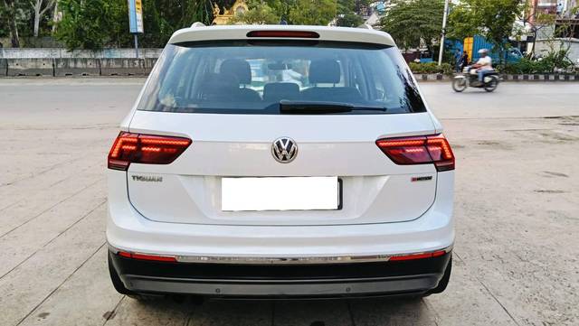 https://images10.gaadi.com/usedcar_image/4624633/original/processed_b81293fc958593f7ce43edc9d19b4315.jpg?imwidth=6401