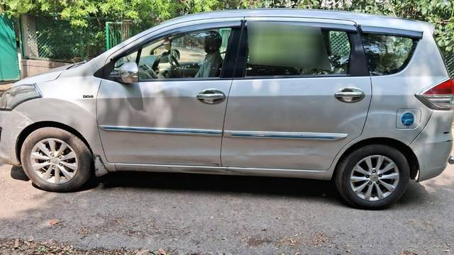 https://images10.gaadi.com/usedcar_image/4624680/original/processed_0de0fc10-8057-434f-ac01-c12e44e67975.jpg?imwidth=6402
