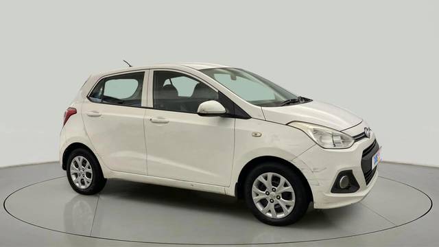 https://images10.gaadi.com/usedcar_image/4624692/original/53ab3d01663dd955eb155562a8b04ad8.jpg?imwidth=6400