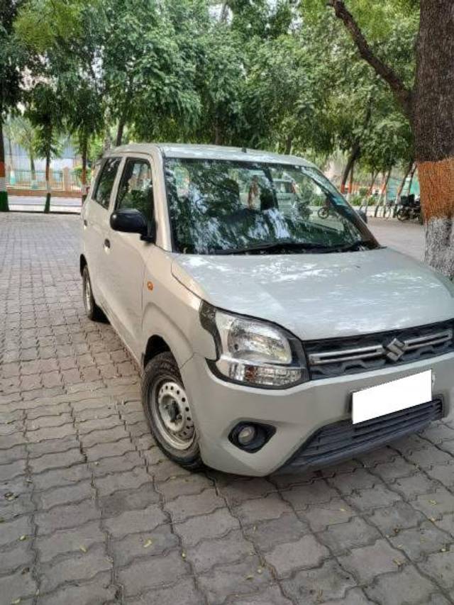 https://images10.gaadi.com/usedcar_image/4624770/original/processed_8e30979e-45da-42ff-9326-e745f63f816e.jpg?imwidth=6400