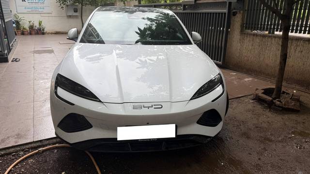 https://images10.gaadi.com/usedcar_image/4624813/original/processed_253829bb-1cc9-4a07-901d-d4f19ff91dc3.jpg?imwidth=6400