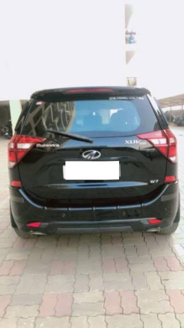 https://images10.gaadi.com/usedcar_image/4624874/original/processed_3f6fadfc-d7da-4850-a398-ab00b2e5679d.jpeg?imwidth=6402