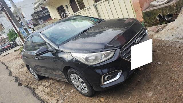 https://images10.gaadi.com/usedcar_image/4624879/original/processed_2cc373b8-85c2-4921-acf1-bb6f3373069d.jpg?imwidth=6400