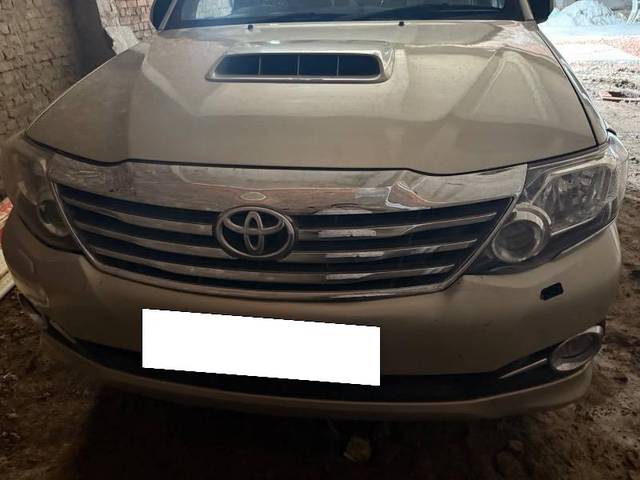 https://images10.gaadi.com/usedcar_image/4624885/original/processed_943e9424-693c-4ecc-ba48-b19e1e7f1ba4.jpeg?imwidth=6402