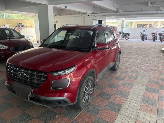 https://images10.gaadi.com/usedcar_image/4624935/original/processed_01800cbe-08ac-447d-928a-56a0ff335db3.jpeg?imwidth=6401