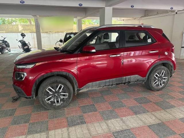 https://images10.gaadi.com/usedcar_image/4624935/original/processed_a13cb4f5-5334-4db3-8ca9-e5d1d3cbb5e9.jpeg?imwidth=6400