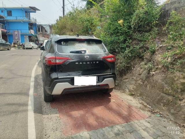 https://images10.gaadi.com/usedcar_image/4624946/original/processed_1d095d1f-3ea6-46b8-85ef-dccd092dd86a.jpg?imwidth=6401