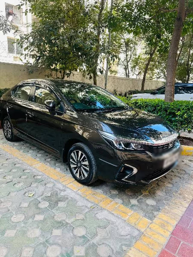 https://images10.gaadi.com/usedcar_image/4624983/original/e40b35df-4896-47b4-a6f8-400e1078c0a3.png?imwidth=6400