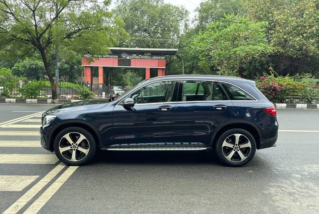 https://images10.gaadi.com/usedcar_image/4625053/original/processed_259090d0039aa806d9b58c9755cb5368.jpg?imwidth=6402