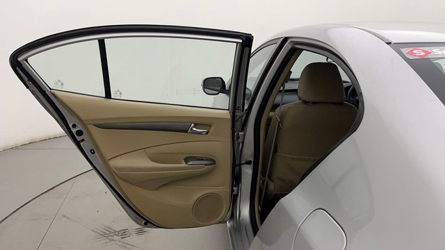 Second-hand 2013 Honda City 1.5 V AT for sale in Visakhapatnam-27