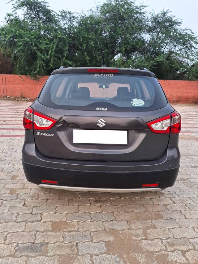 https://images10.gaadi.com/usedcar_image/4625114/original/processed_907968cf03a7ba921328a6e6c26bd6ca.jpg?imwidth=6402