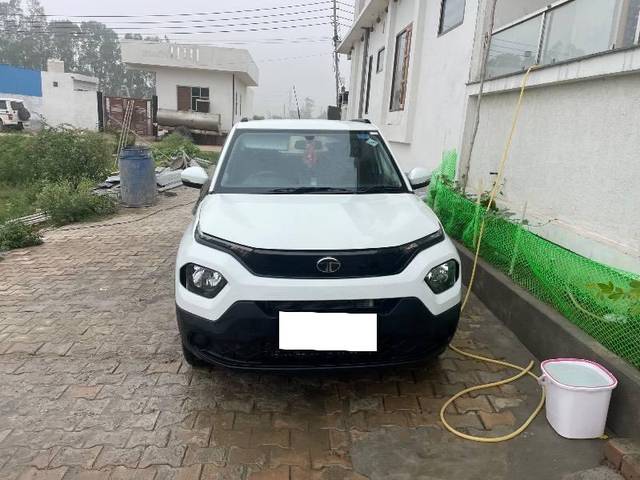 https://images10.gaadi.com/usedcar_image/4625163/original/processed_b53d93ea-61a2-4cd6-988c-d5496f1652a3.jpeg?imwidth=6402