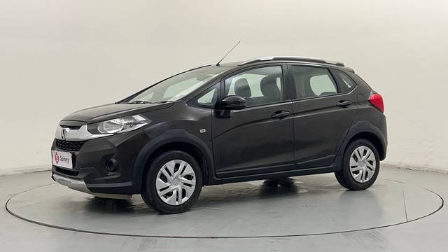 https://images10.gaadi.com/usedcar_image/4625172/original/c1e966592a2d0f201c8aaf1ef8ed1c46.JPG?imwidth=6400